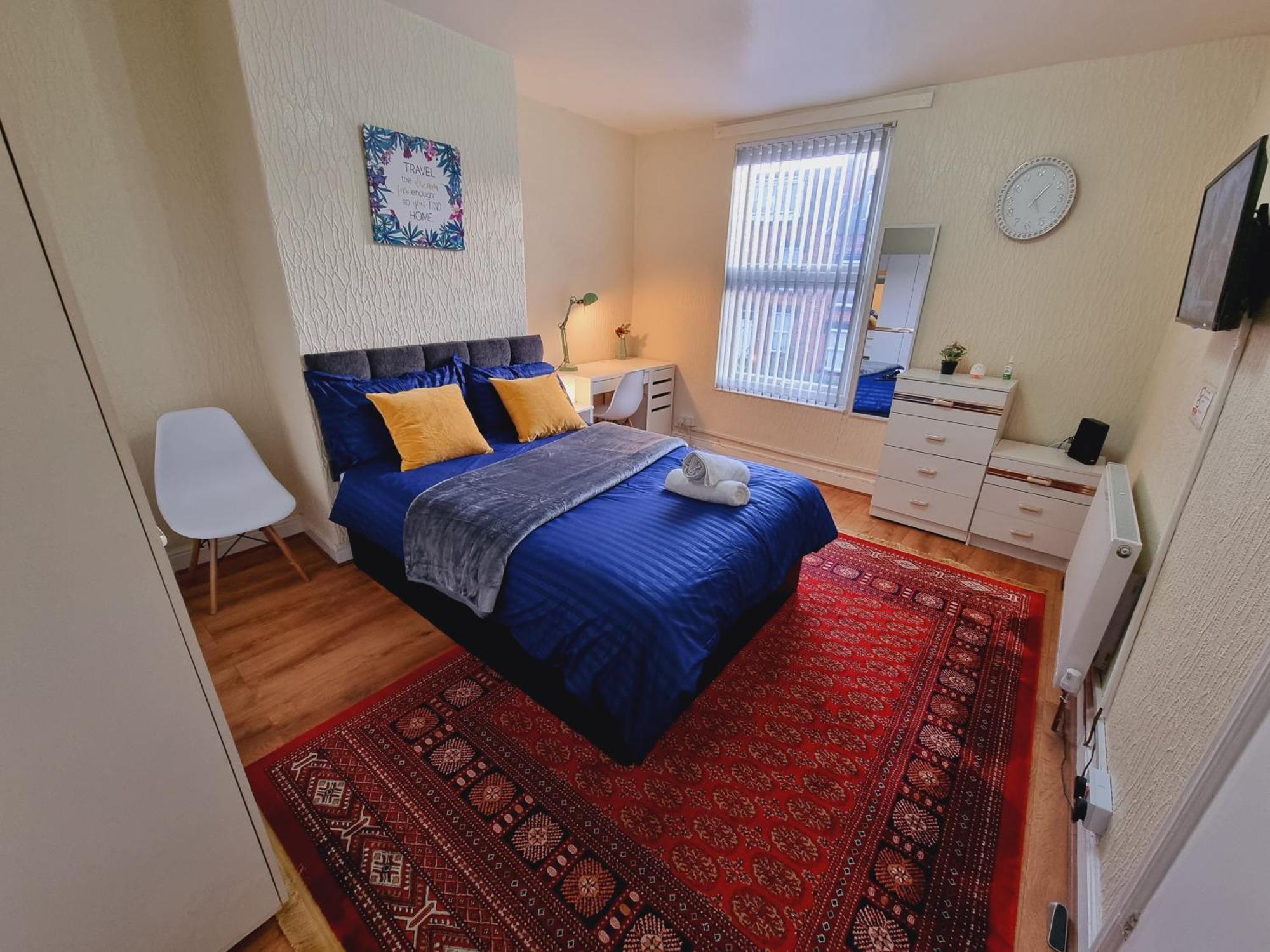 Spacious Two Bedroom House, Parking And Wifi リーズ エクステリア 写真